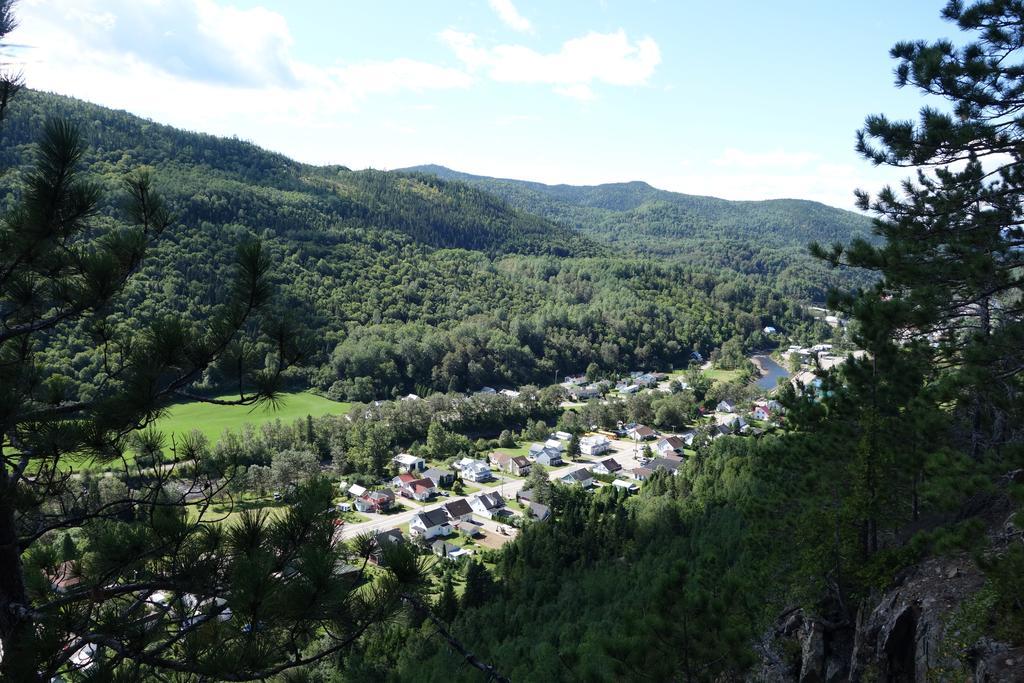 Résidence Touristique Les Bouleaux Petit-Saguenay Extérieur photo